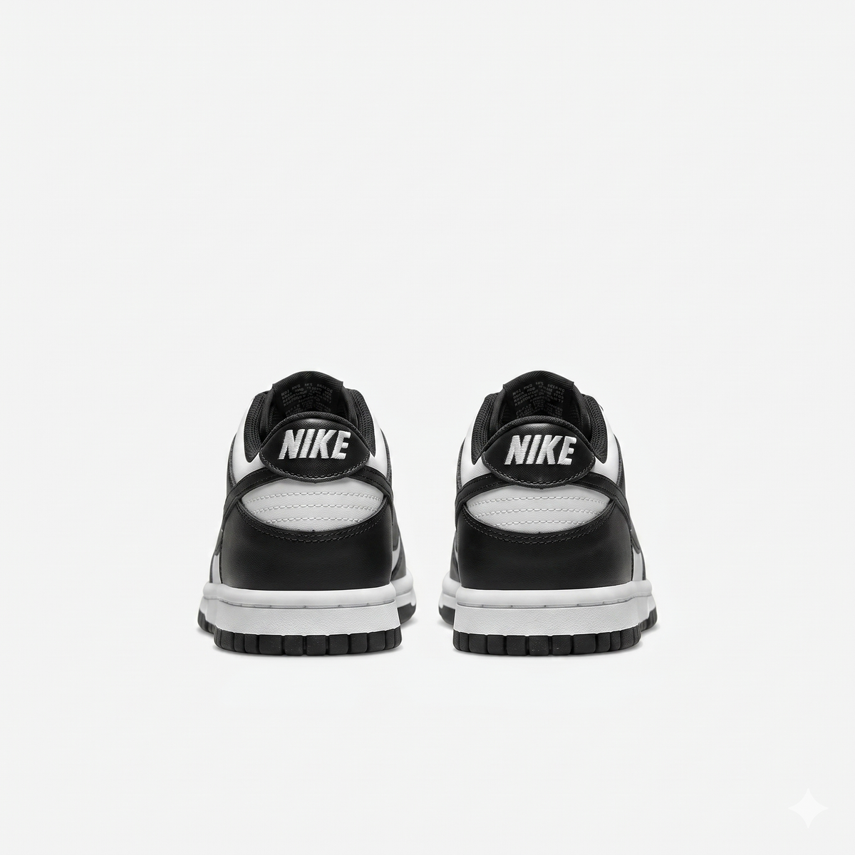 Dunk Low Sneakers