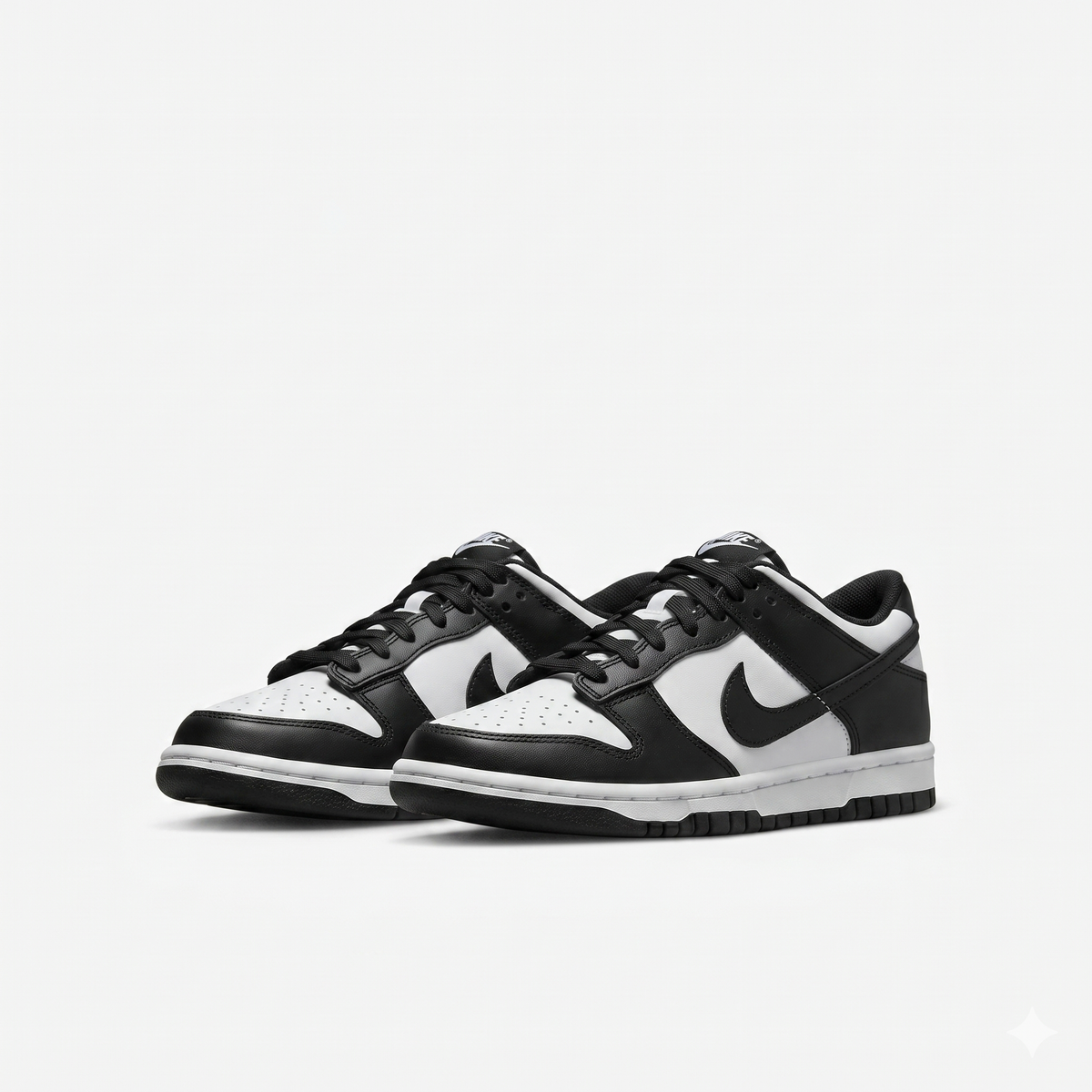 Dunk Low Sneakers